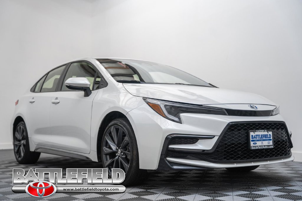 Certified 2024 Toyota Corolla SE FWD image 1
