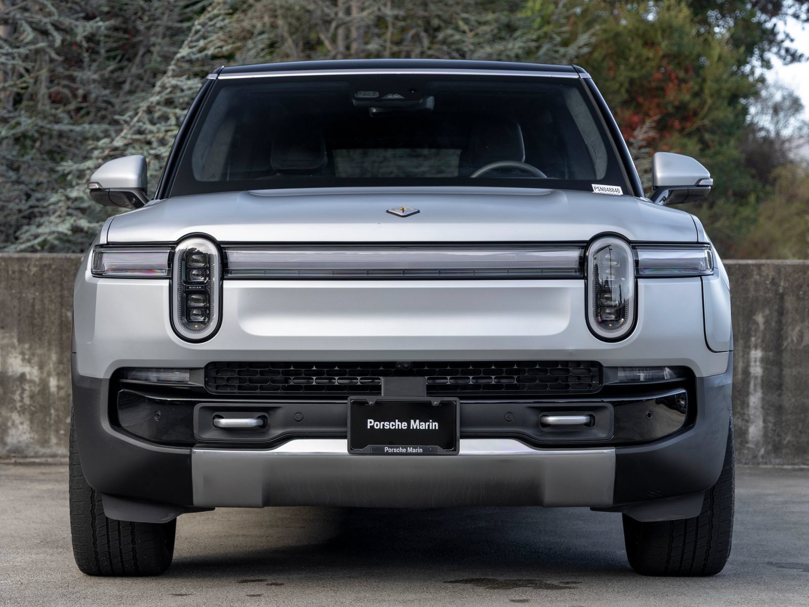 Used 2025 Rivian R1S Adventure Dual AWD/4WD image 8