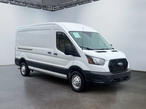Used 2025 Ford Transit 250 148 Medium Roof Extended AWD image 3