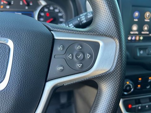 Used 2023 GMC Terrain SLE image 17