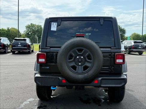 Used 2023 Jeep Wrangler Unlimited AWD/4WD image 6