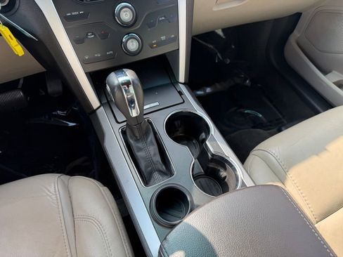 Used 2014 Ford Explorer XLT w/ Equipment Group 202A image 15