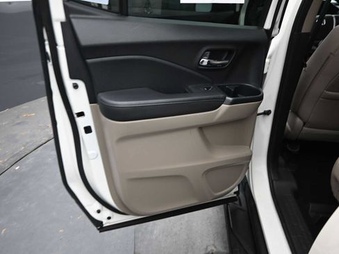 Used 2017 Honda Ridgeline RTL image 19