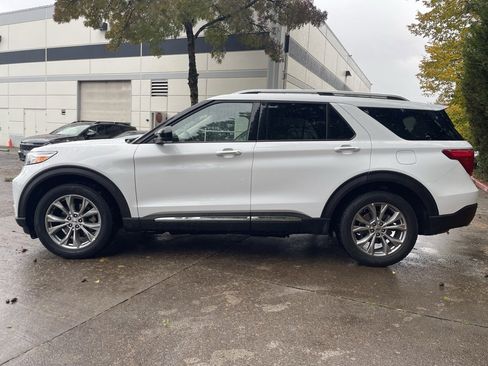 Used 2023 Ford Explorer Limited image 7