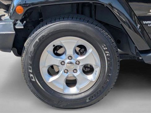 Used 2014 Jeep Wrangler Unlimited Sahara w/ Connectivity Group AWD/4WD image 24