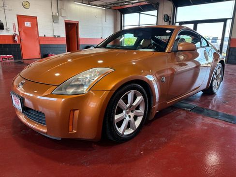Used 2004 Nissan 350Z Touring w/ Aerodynamics Pkg image 2