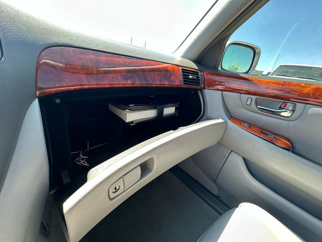 Used 2004 Lexus LS 430 RWD image 32