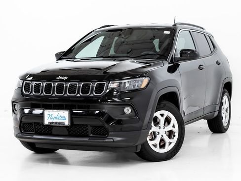 Used 2024 Jeep Compass Latitude AWD/4WD image 1