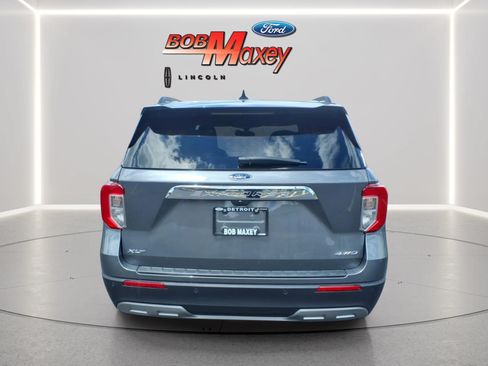 Used 2024 Ford Explorer XLT w/ Equipment Group 202A AWD/4WD image 5