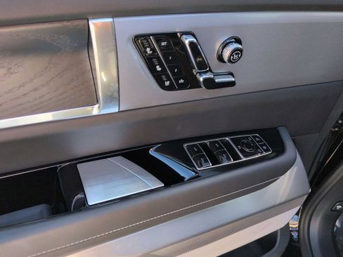 New 2026 Cadillac Vistiq Platinum image 11