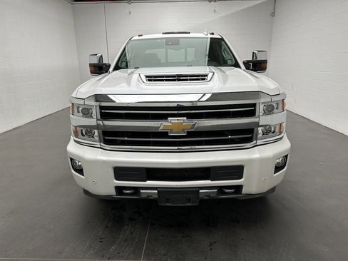 Used 2019 Chevrolet Silverado 3500 High Country w/ Duramax Plus Package image 4