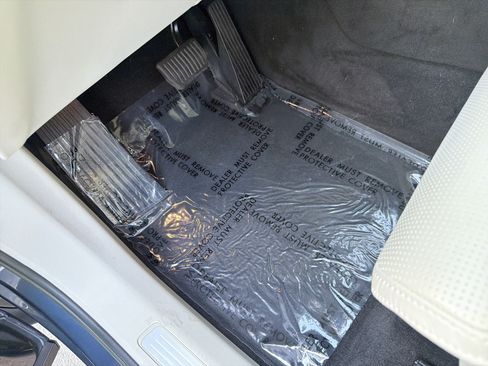 Certified 2023 Volvo XC60 B5 Ultimate w/ Protection Package Premier FWD image 18