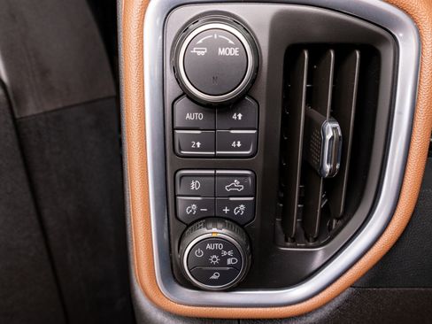 Used 2023 Chevrolet Silverado 2500 High Country image 36