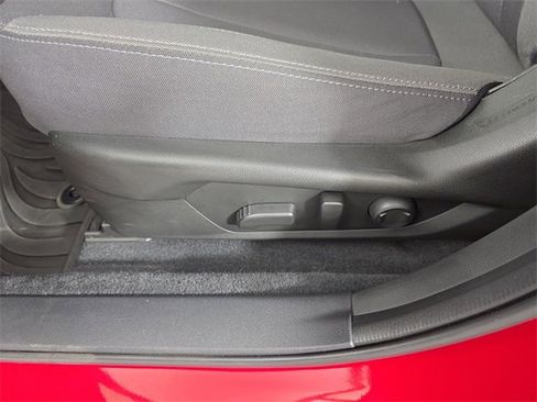Used 2025 Subaru Crosstrek 2.0i Premium image 17