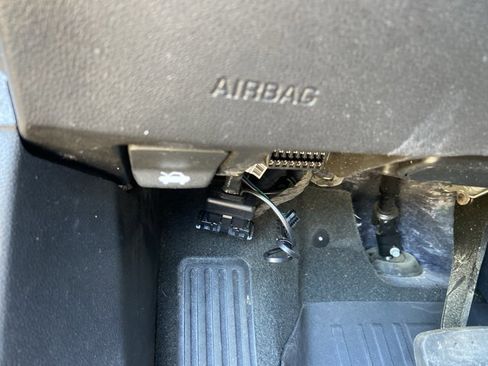 Used 2022 GMC Acadia AT4 w/ Technology Package image 48