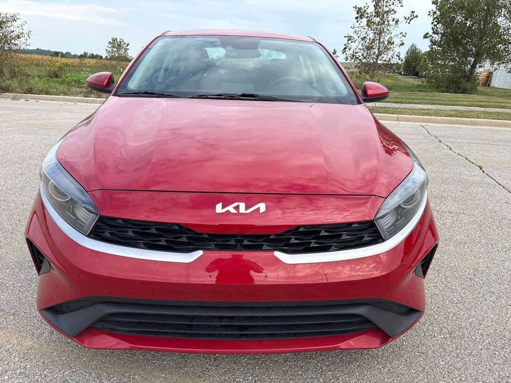 Certified 2023 Kia Forte LXS FWD image 4