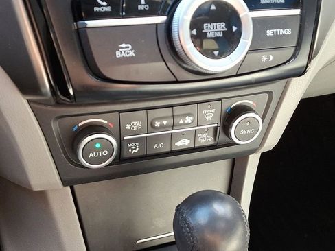 Used 2020 Acura ILX w/ Premium Package image 16