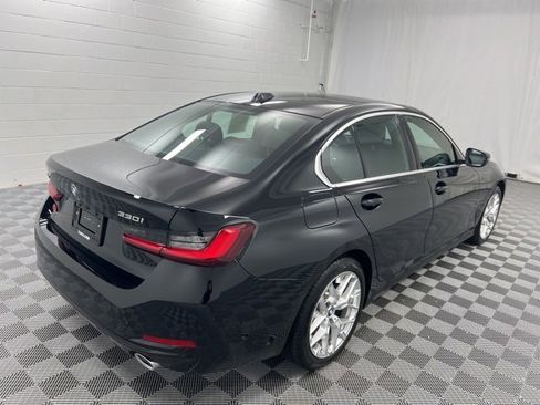 Used 2025 BMW 330i xDrive Sedan w/ Premium Package image 5