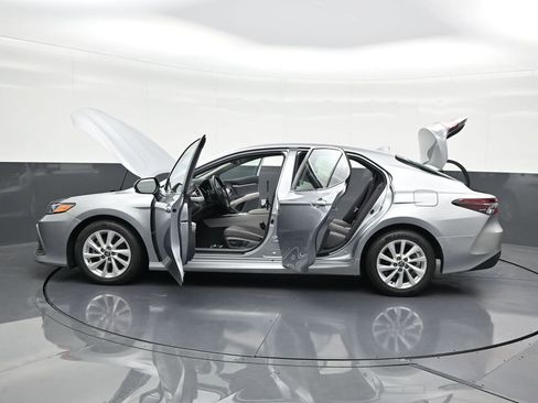 Used 2024 Toyota Camry LE image 32