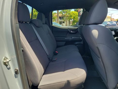 Used 2019 Toyota Tacoma TRD Off-Road w/ Technology Package AWD/4WD image 25