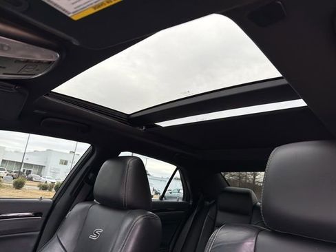 Used 2022 Chrysler 300 S image 25