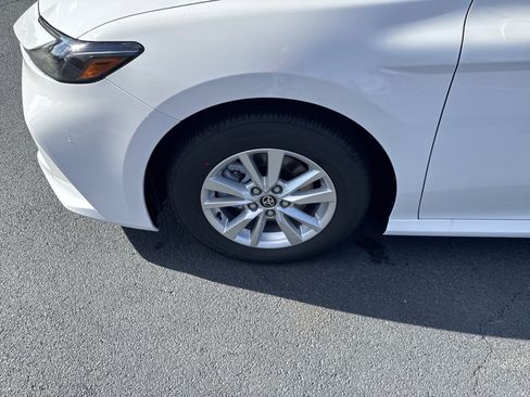 New 2025 Toyota Camry LE w/ Convenience Package image 9