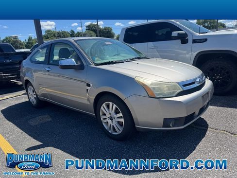 Used 2008 Ford Focus SE FWD image 1