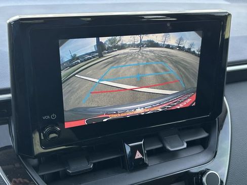 Used 2023 Toyota Corolla LE image 18