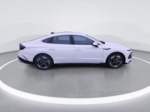 New 2026 Hyundai Sonata SEL FWD image 9