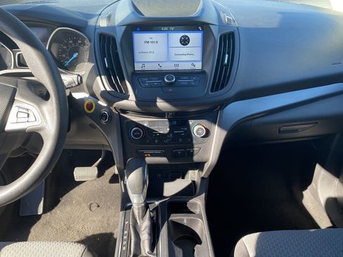 Used 2019 Ford Escape SE image 13