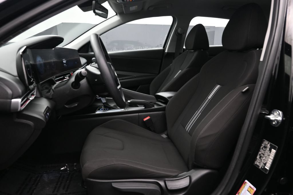 Certified 2024 Hyundai Elantra SEL FWD image 11