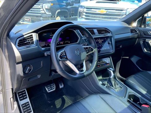 Used 2024 Volkswagen Tiguan SE R-Line FWD image 18