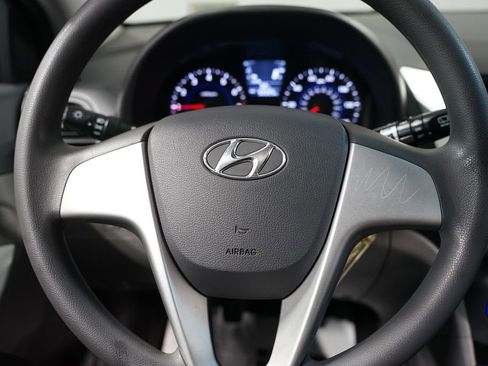 Used 2013 Hyundai Accent GS image 12