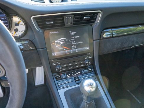 Used 2018 Porsche 911 GT3 RWD image 54