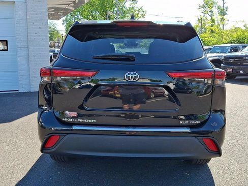 Used 2022 Toyota Highlander XLE AWD/4WD image 25