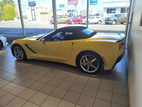 Used 2015 Chevrolet Corvette Stingray Convertible RWD image 5