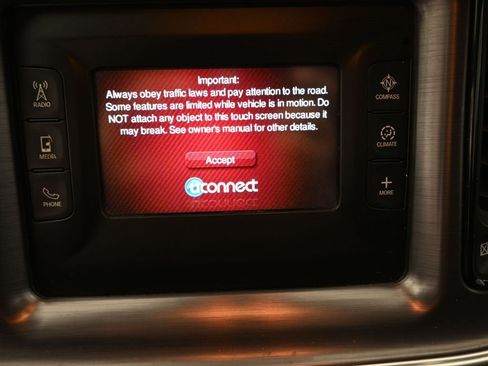 Used 2017 Dodge Challenger SXT image 4