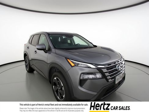 Used 2025 Nissan Rogue SV image 1