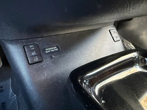 Used 2018 Toyota Prius Prime Plus FWD image 18