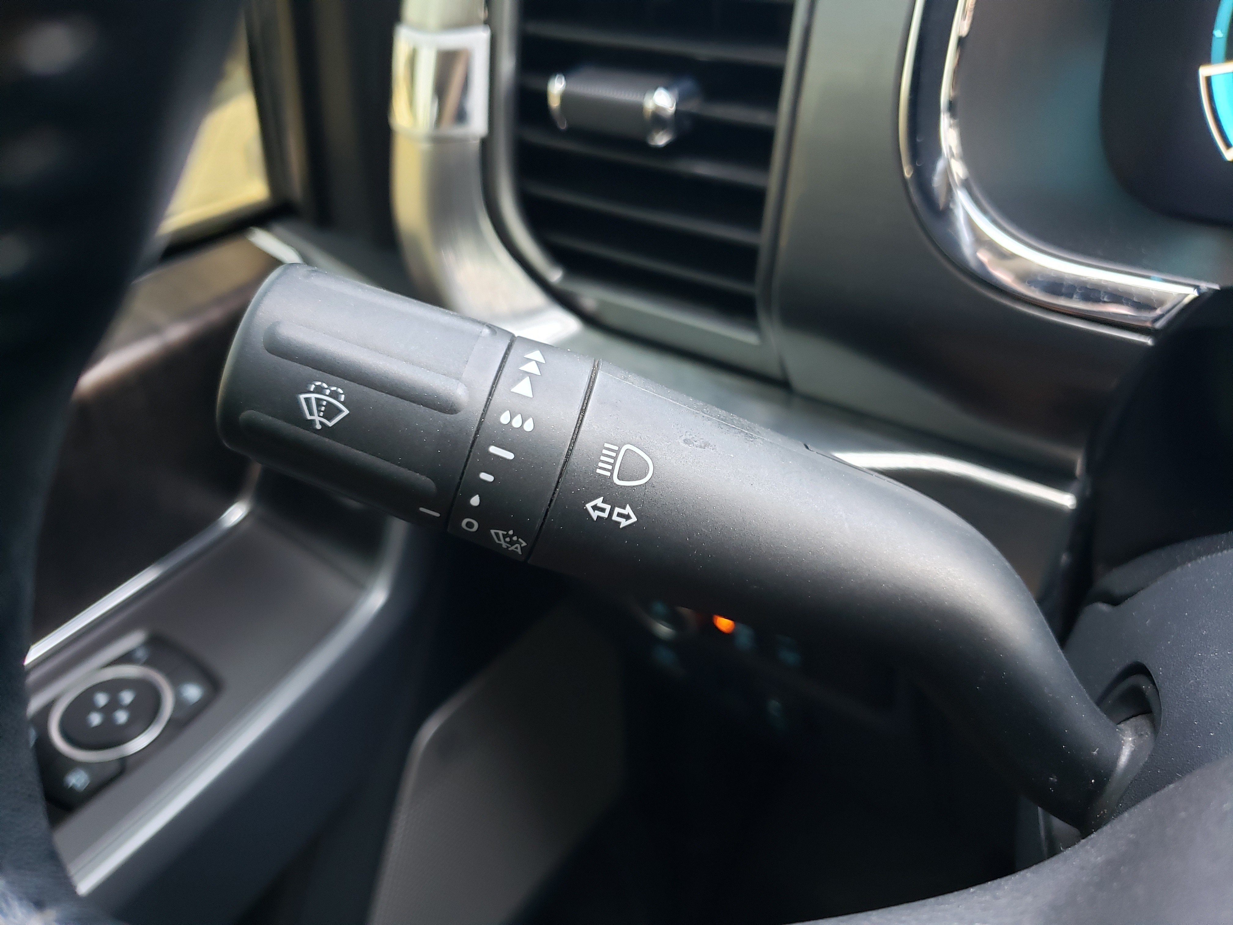 Used 2022 Ford F150 Lariat AWD/4WD image 17