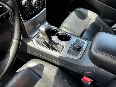 Used 2020 Jeep Grand Cherokee Limited AWD/4WD image 10