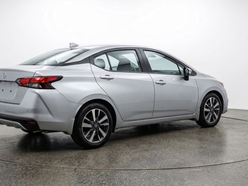 Used 2025 Nissan Versa SV image 9