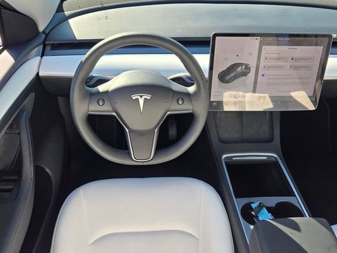 Used 2024 Tesla Model Y Long Range image 13