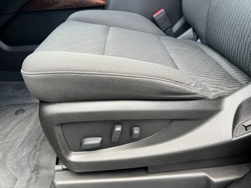 Used 2019 GMC Yukon SLE w/ SLE Value Package AWD/4WD image 11