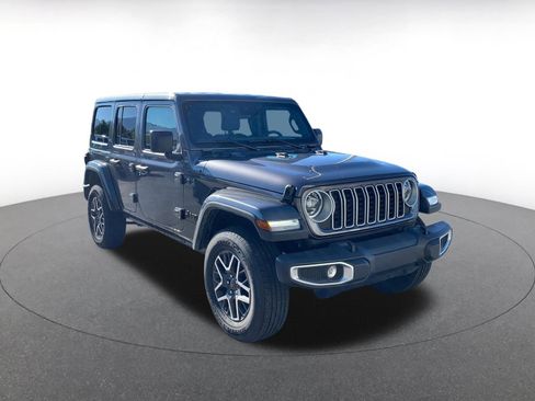 Used 2025 Jeep Wrangler Sahara image 1