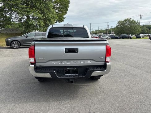 Used 2017 Toyota Tacoma SR5 image 5