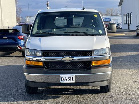 Used 2025 Chevrolet Express 3500 LT w/ LT Preferred Equipment Group RWD image 5