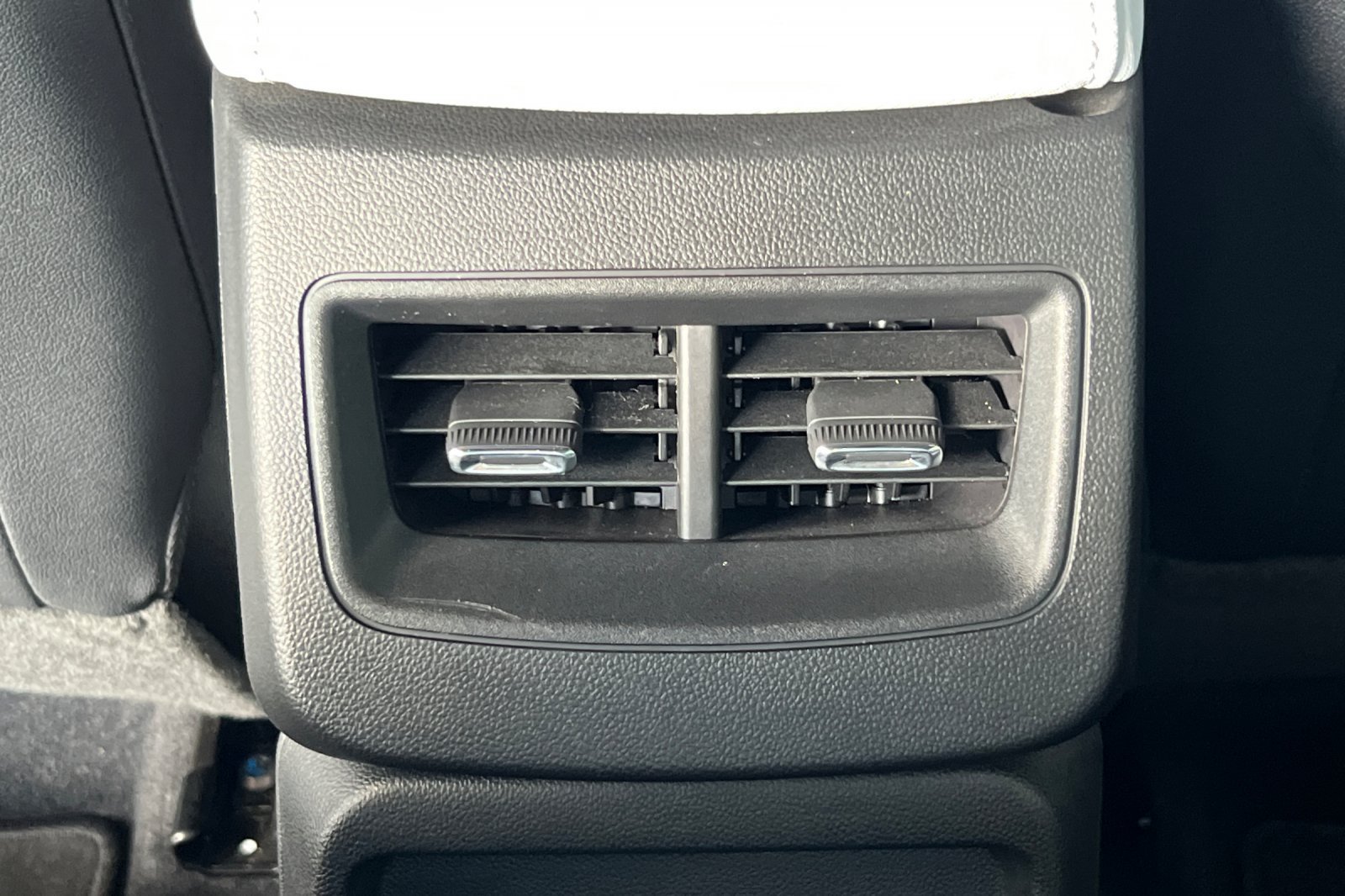 Used 2024 Chevrolet Equinox EV LT AWD/4WD image 20