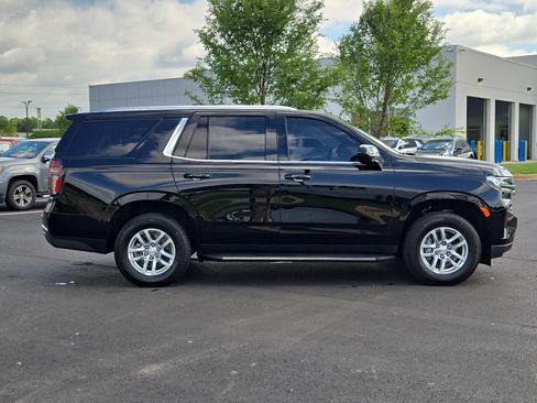 Used 2024 Chevrolet Tahoe LS RWD image 8