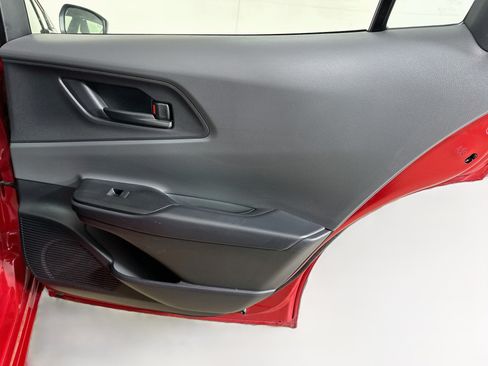 Used 2025 Toyota Prius LE FWD image 28